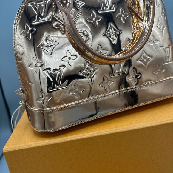Louis Vuitton Alma bb copper 2025 - Picture 15 of 16